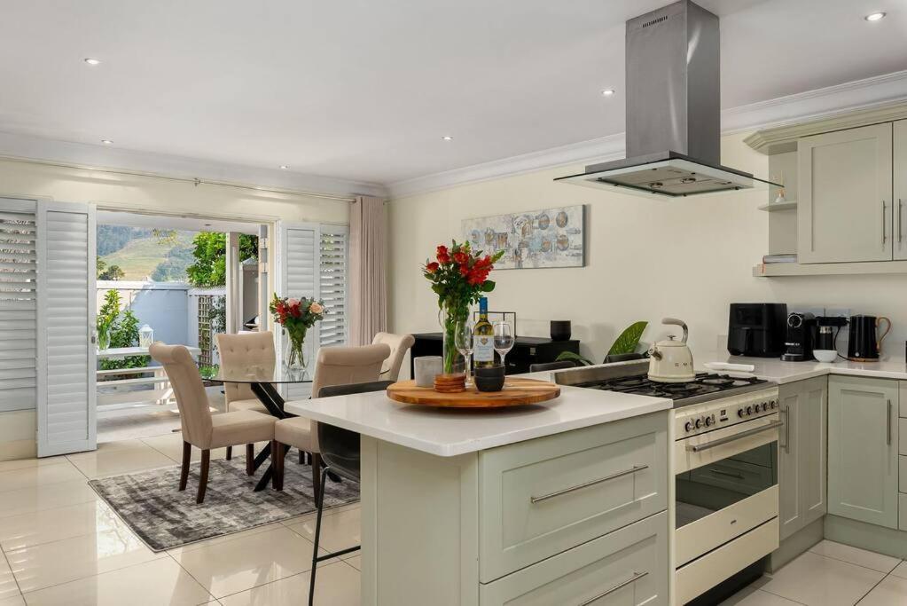 The Tram Home Stay Franschhoek Exterior photo