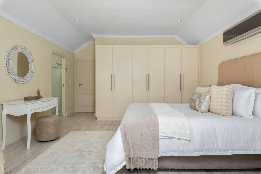 The Tram Home Stay Franschhoek Exterior photo